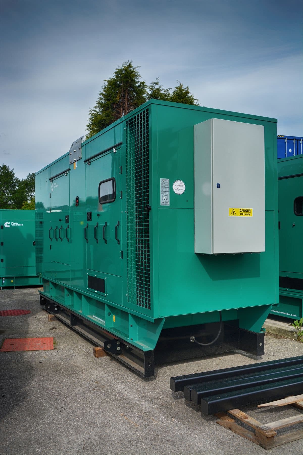 Industrial backup power system with automatic changeover